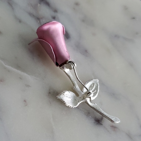 Avon Pink and Silver Floral Brooch - Picture 3 of 8